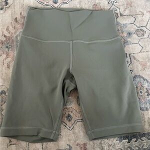 Lululemon Biker short size 6.